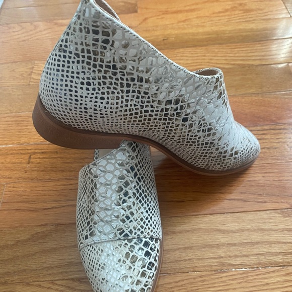 Diba True Womens No Way Out Slip On Flats Casual Shoes Size 7.5.  New - Picture 5 of 10